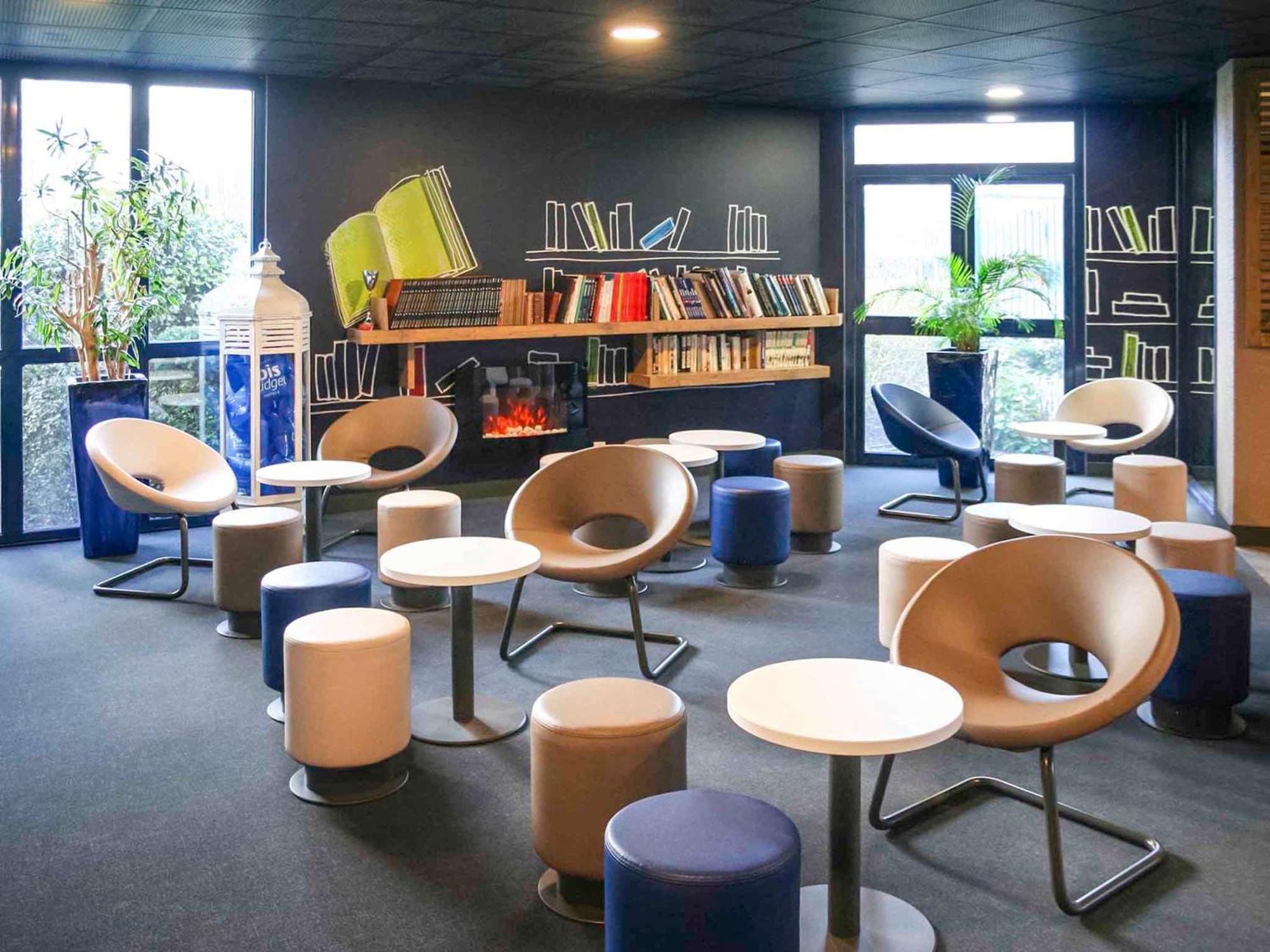 Ibis Budget Marne La Vallee Pontault Combault Exteriör bild