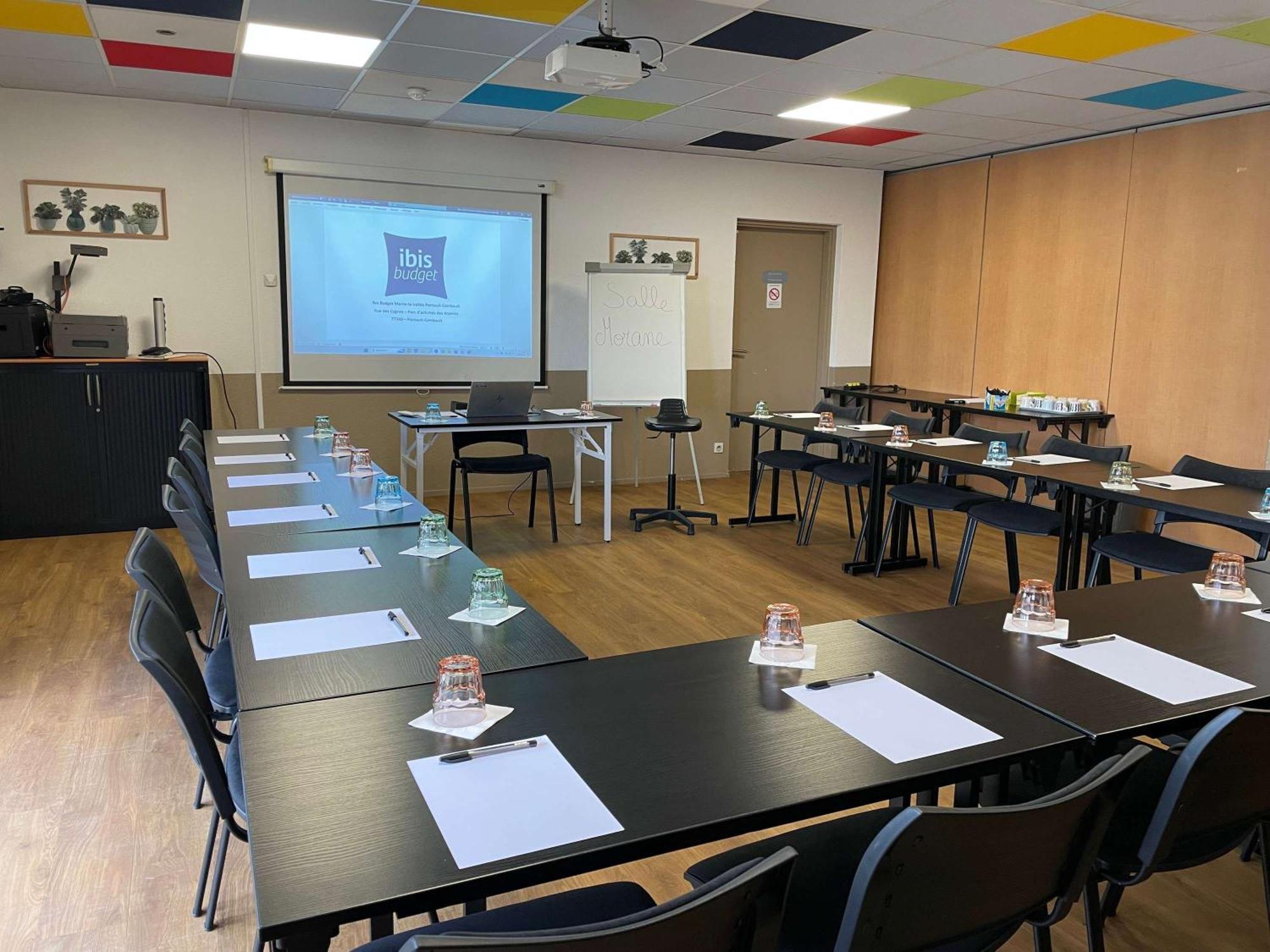 Ibis Budget Marne La Vallee Pontault Combault Exteriör bild
